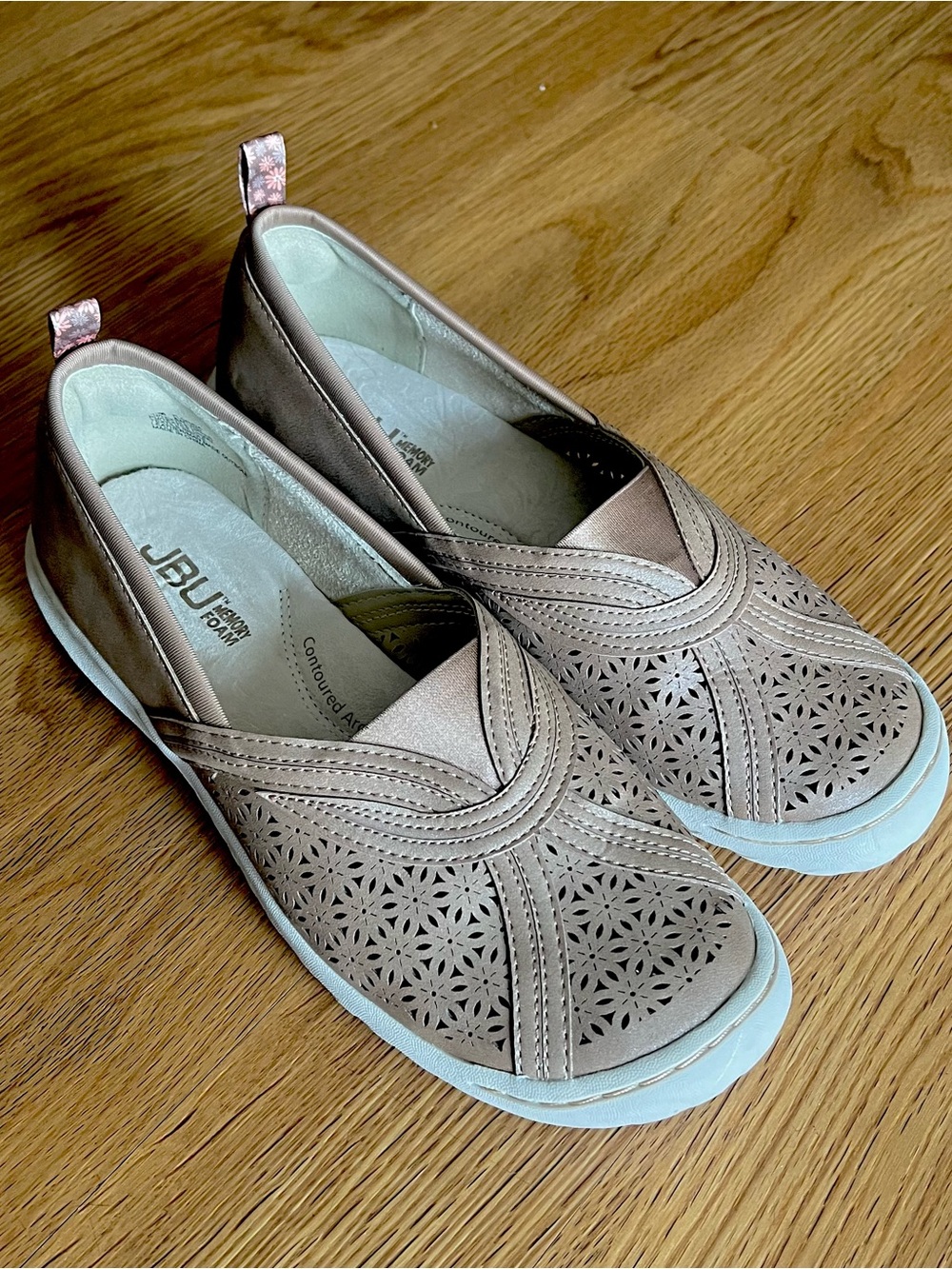 JBU by Jambu Florida Comfort Flats Slip on Shoes 8 M champagne taupe memory foam